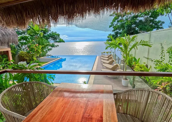 The Cliffhouse * Samboan